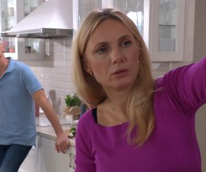 Na Wspólnej, odc. 3955: Kajtek (Mikołaj Szostek), Monika (Sylwia Gliwa), Damian (Waldemar Błaszczyk)