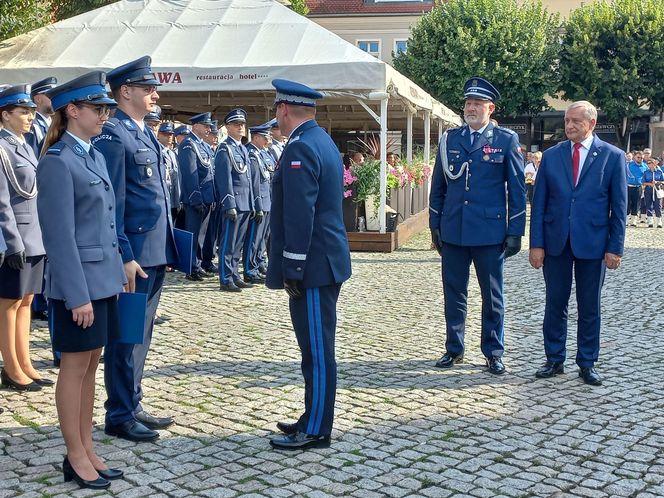 Trwają obchody Święta Policji w Lesznie. Świętują policjanci i policjantki