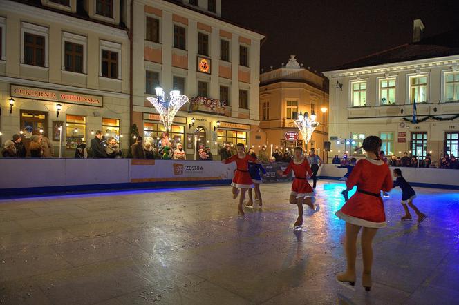 Otwarcie lodowiska na Rynku w Rzeszowie [ICE SHOW]