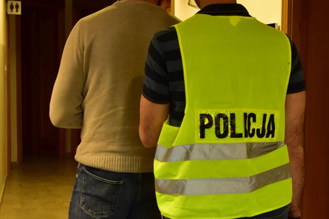 Policjanci z Chojnic zatrzymali 39-latka podejrzanego o rozbój