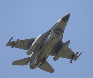 F-16