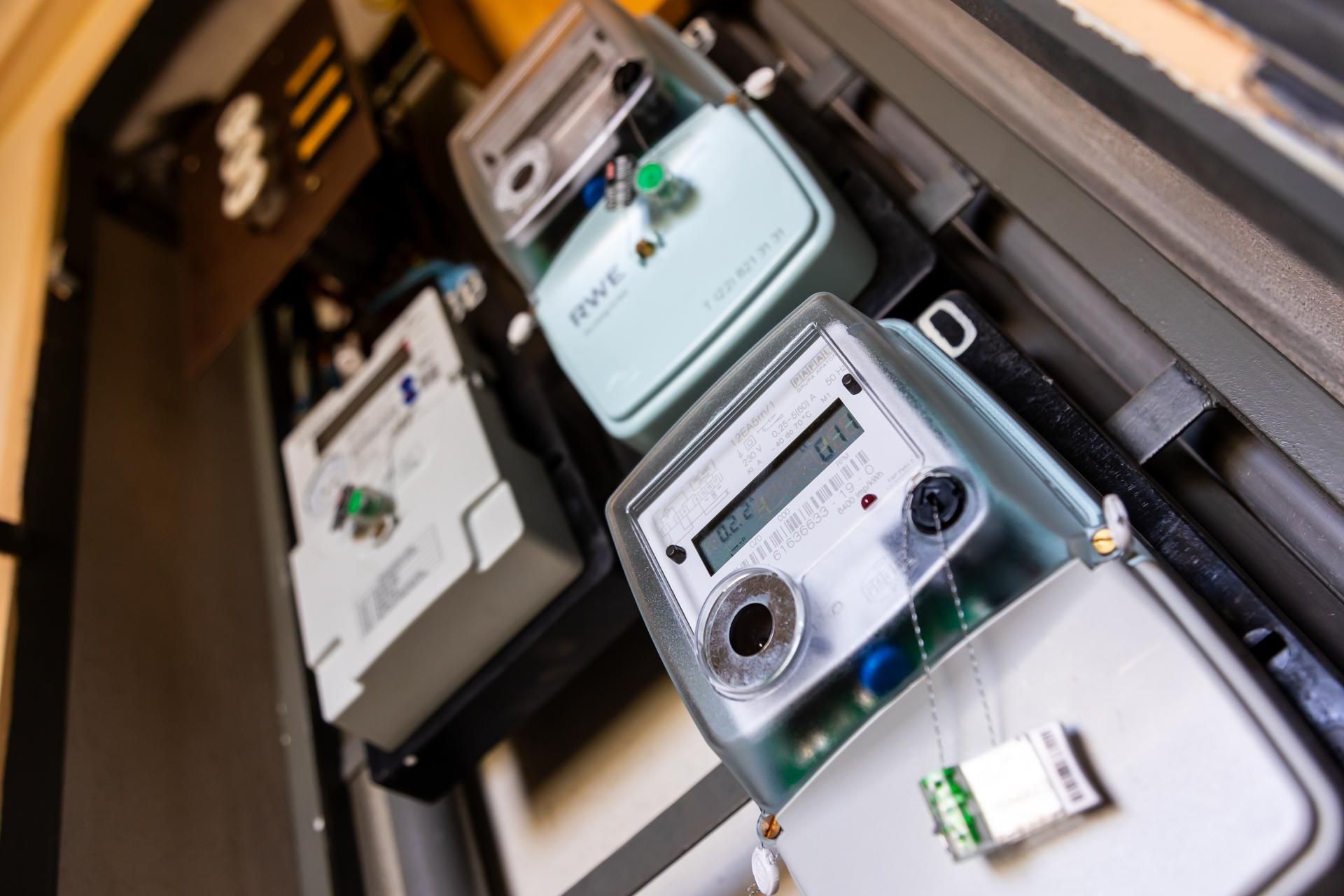 Unijny komisarz wprost: "Dzięki UE już dziś oszczędzamy 300 euro na energii" [TYLKO …