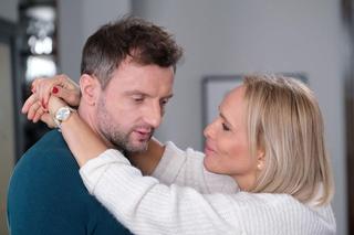 M jak miłość odc. 1798. Dorota Kawecka (Iwona Rejzner), Bartek (Arkadiusz Smoleński)