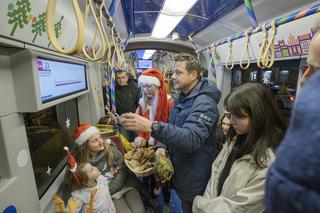 Świąteczny tramwaj, autobus i metro. Poczuj magię świąt w Warszawskim Transporcie Publicznym