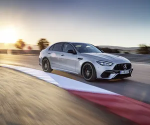 Nowy Mercedes-AMG C 63 S E Performance. Co o nim wiemy?
