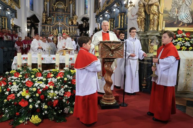 Nowy biskup diecezji łowickiej. W uroczystości wzięło udział wielu gości