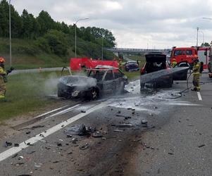 Tragiczny wypadek w Gdańsku. Auto stanęło w płomieniach. Kobieta nie żyje