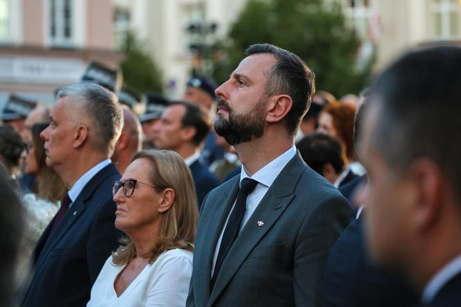 Uroczysta polowa msza święta i Apel Pamięci na pl. Krasińskich