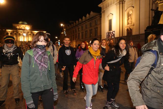 Nightskating. Warszawa na rolkach [Zdjęcia]