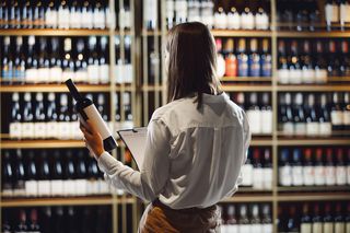 Czego nie wkładać do koszyka wielkanocnego?