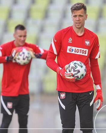 Trening biało-czerwonych w Gdańsku: Kilkanaście piłek wpadło  w trybuny [FOTO]