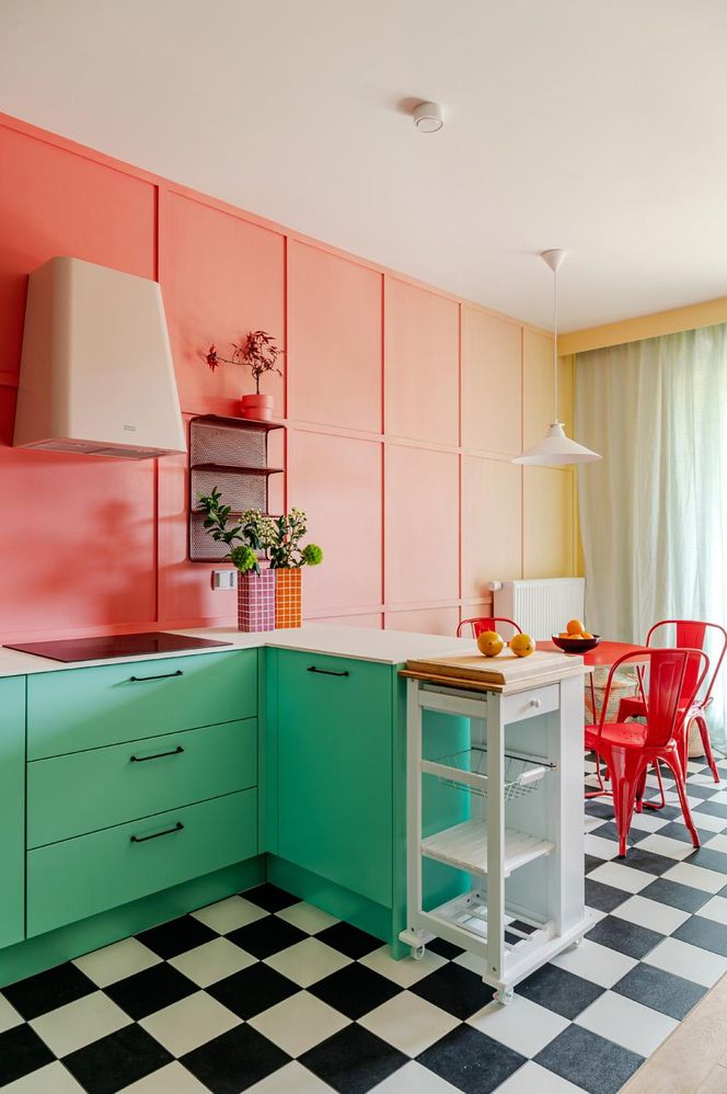 Kolorowe mieszkanie w stylu kalifornijskiego modernizmu