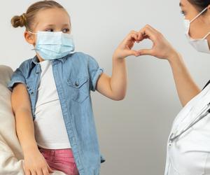 Finał zbiórki 5-letniej Ani chwyta za serce. Chorą dziewczynkę uratował polityk z Sosnowca