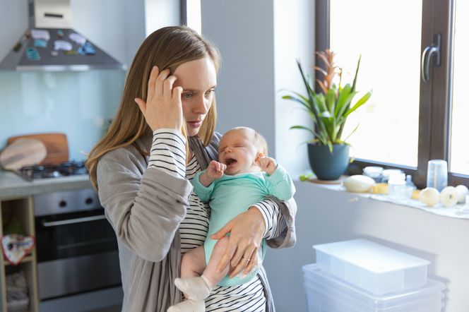 Aż 4 proc. kobiet z psychozą poporodową dokonuje dzieciobójstwa. Jakie są jej przyczyny?