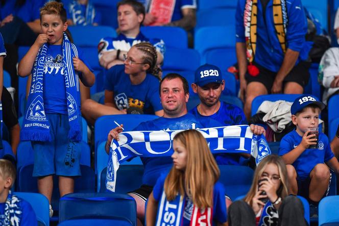 Tłumy kibiców na Stadionie Śląskim. Ruch Chorzów zmierzył się z Pogonią Siedlce