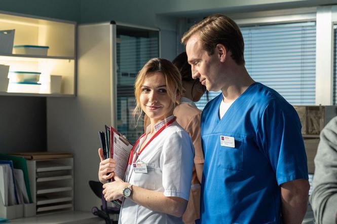 Na dobre i na złe odc. 767. Hania Sikorka (Marta Żmuda Trzebiatowska), Michał Wilczewski (Mateusz Janicki)