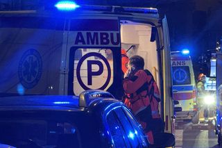 Chwile grozy na Pradze-Północ. Ojciec i dzieci trafiły do szpitala. W ich mieszkaniu wybuchł gigantyczny pożar