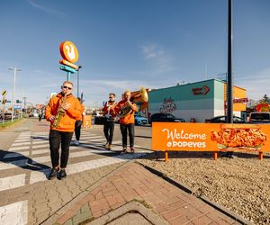 Czekali na to nawet 10 godzin! Szaleństwo na otwarciu Popeyes w Częstochowie