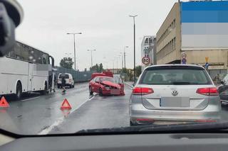 Wypadek w Warszawie. Ruch zablokowany