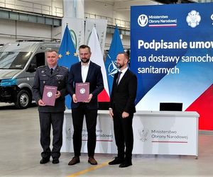 Umowa AMZ Kutno - Ambulansy wielonoszowe 4x4