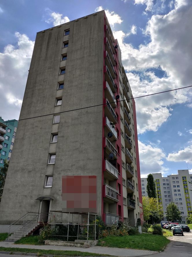 Brutalnie zakatował swoja matkę