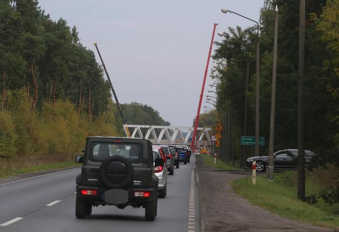 Przebudowa DK61. W związku z budową wiaduktu kolejowego drogowcy wprowadzą ruch wahadłowy na dwa tygodnie