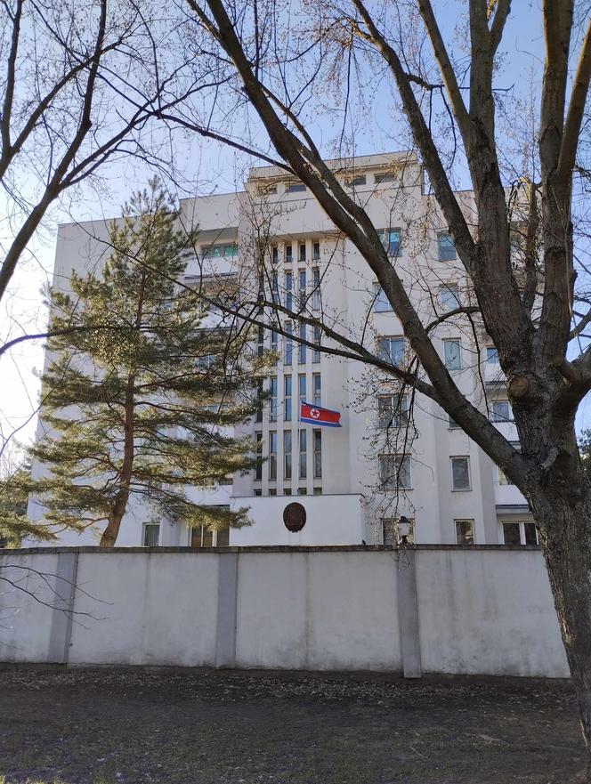 Ambasada Korei Północnej wynajmuje biura na Mokotowie w Warszawie