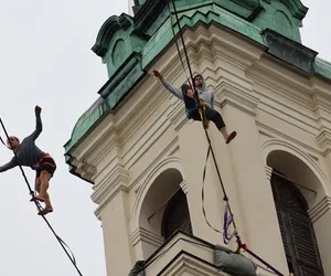 Slacklinerzy opanowali niebo nad Lublinem! [ZDJĘCIA]