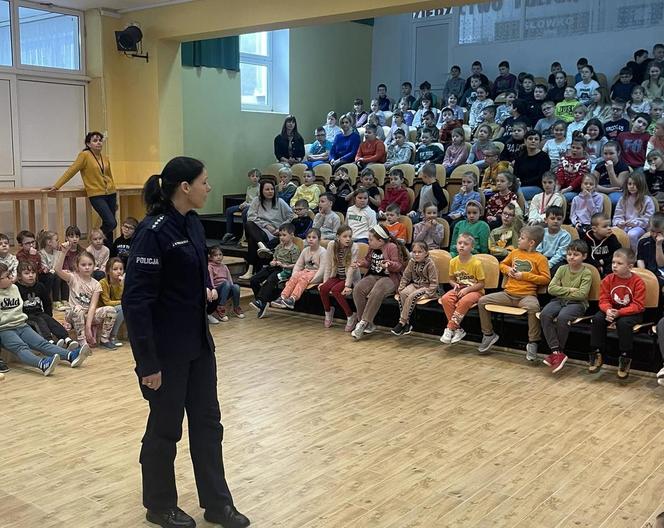 Spotkanie iławskiej policji z dziećmi i młodzieżą w SP5