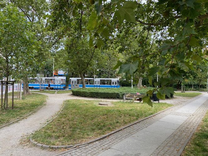 Wrocław. 15 lat "libacji na skwerku"