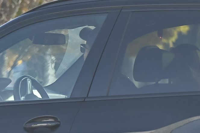 Agnieszka Kaczorowska siedzi i pachnie, a Rogacewicz wynosi śmieci i je kanapke poza autem... Fajna para?