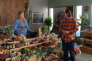 	Barwy szczęścia odc. 2949. Aldona (Elżbieta Romanowska), Borys (Jakub Wieczorek)