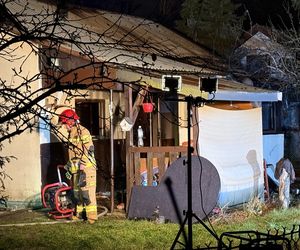 Zwęglone ciało człowieka w spalonym budynku. Tragiczny pożar w Warszawie