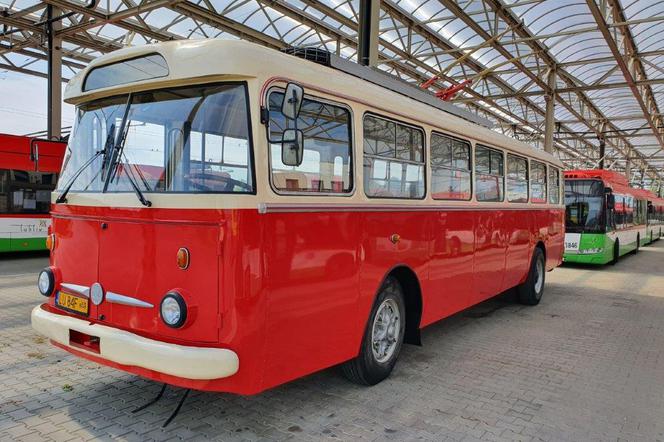 Lublin - zabytkowy trolejbus MPK atrakcją miasta i ETZT