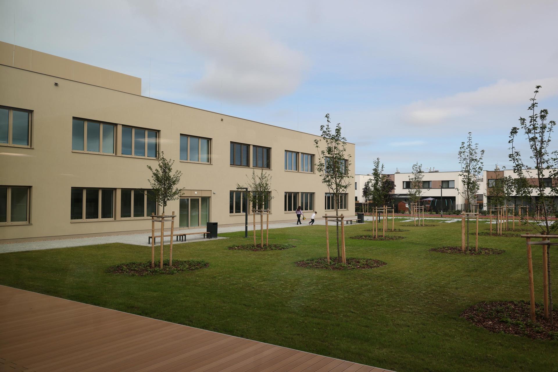 Szkoła przy ul. Asfaltowej we Wrocławiu