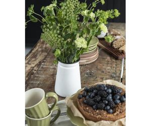 Domowe akcesoria emaliowane