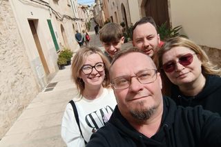 Bydgoszczanie wybrali się na wakacje na Majorce. Tak dramatycznego zwrotu akcji nikt nie mógł przewidzieć. Pani Małgosia dostała ataku podczas obiadu