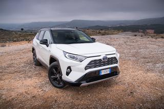 Toyota RAV4 2.5 Hybrid Dynamic Force 218 KM FWD e-CVT Selection