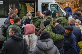 Rosja. 125 poborowych w jednym baraku, większość kaszle krwią. Średnio żyją kilkanaście dni