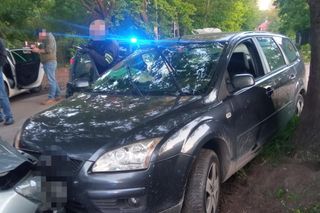 Kobra dorwała „Kaszankę”. Jechali skradzionym fordem. Czołowo wbili się w radiowóz