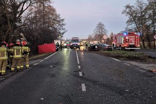 Potworny wypadek w Ustroniu. Bmw zmiażdżyło mazdę, nie żyje 18-latka