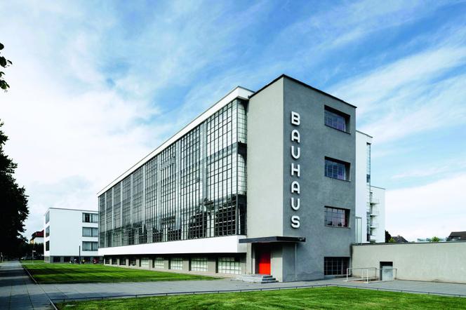 DESSAU Budynek Bauhausu, druga siedziba szkoły, autor: Walter Gropius, 1926, adres: Gropiusallee 38