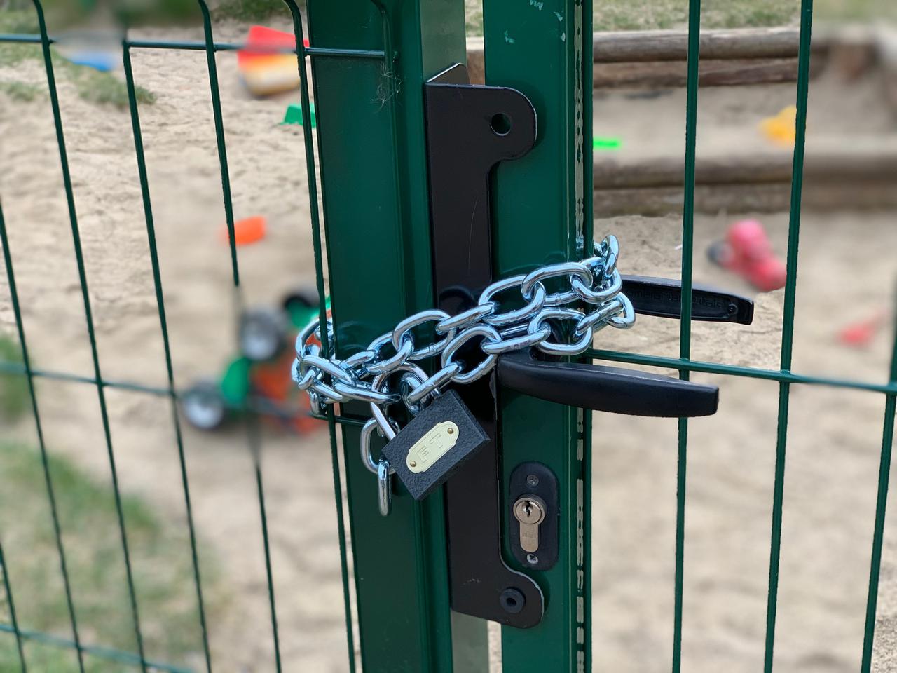 Place zabaw, siłownie pod chmurką, skateparki zamknięte