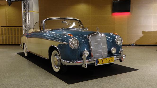 Mercedes 220S Cabrio