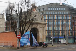 Jeden z najbardziej rozpoznawalnych zabytków Szczecina odzyskuje dawny blask. Poznaj historię Bramy Portowej! [GALERIA]