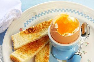 Jak ugotować jajko na miękko? Sposób na idealne jajka na miękko!