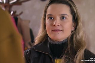 Na Wspólnej odc. 4010 Kasia (Julia Chatys), Leon Juszczyk (Borys Otawa)