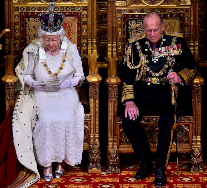 SKANDAL na brytyjskim dworze! Książę Filip ZDRADZAŁ królową Elżbietę