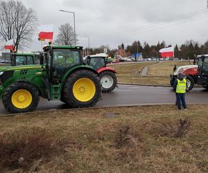 Trwa protest rolników w woj. lubelskim. Blokady są w wielu miejscach w regionie [DUŻO ZDJĘĆ]