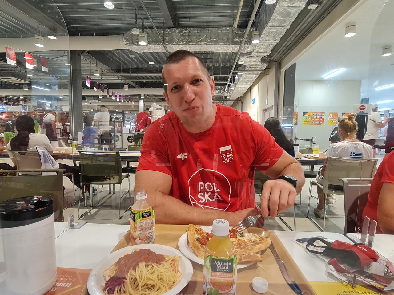 Zobacz, jak wyglądał obiad Wojtka Nowickiego przed walką o złoto! [WIDEO i ZDJĘCIA]